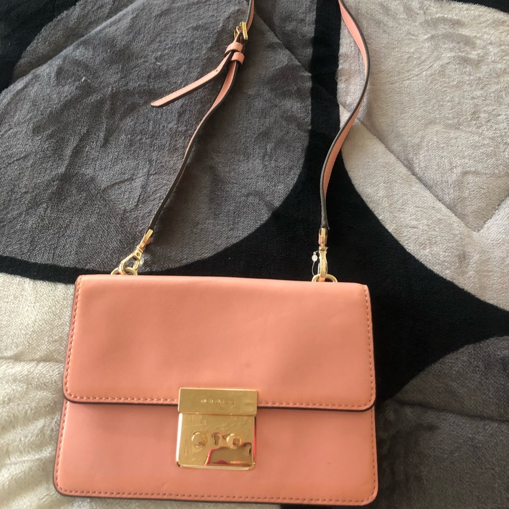 Purse - Picture 2 of 9